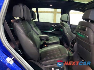 Zdjęcie 11 z 13 samochodu: 2023 BMW X7 M60I VIN:5UX33EM07P9P22727 - miniatura
