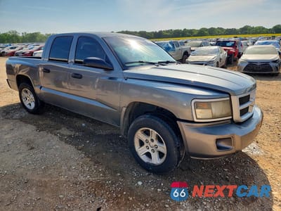 Czwarte zdjęcie samochodu z boku: 2010 DODGE DAKOTA SXT VIN:1D7CE3GK5AS172141 - miniatura