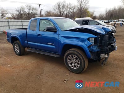 Czwarte zdjęcie samochodu z boku: 2018 TOYOTA TACOMA SR5 V6 VIN:5TFRZ5CN7JX064272 - miniatura