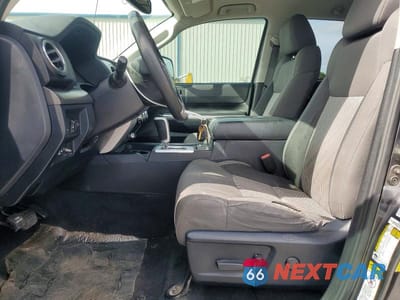 Zdjęcie 7 z 12 samochodu: 2017 TOYOTA TUNDRA SR5 VIN:5TFRM5F1XHX111554 - miniatura