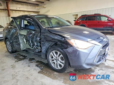 Czwarte zdjęcie samochodu z boku: 2017 TOYOTA YARIS IA BASE VIN:3MYDLBYV0HY172102 - miniatura