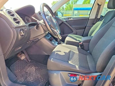 Zdjęcie 7 z 12 samochodu: 2018 VOLKSWAGEN TIGUAN LIMITED VIN:WVGAV7AXXJK004181 - miniatura