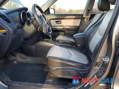 Zdjęcie 7 z 11 samochodu: 2012 KIA SOUL + VIN:KNDJT2A69C7401830 - miniatura