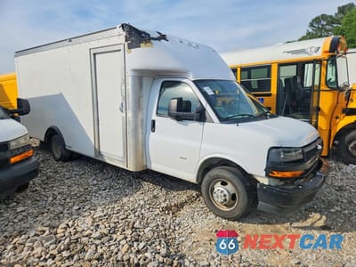 Czwarte zdjęcie samochodu z boku: 2022 CHEVROLET EXPRESS EXT CUTAWAY 6.6L V8 VIN:1HA3GTC75NN005820 - miniatura