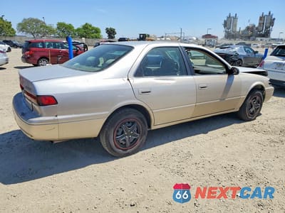 Trzecie zdjęcie samochodu z tyłu: 1999 TOYOTA CAMRY CE VIN:4T1BG22K2XU489644 - miniatura