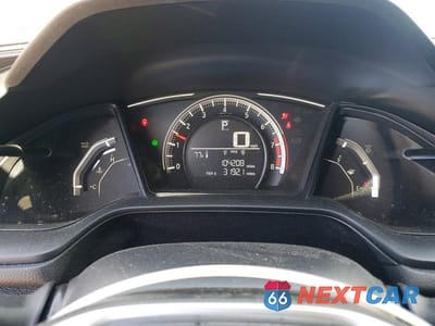 Zdjęcie 9 z 12 samochodu: 2018 HONDA CIVIC LX VIN:19XFC2F54JE209637 - miniatura