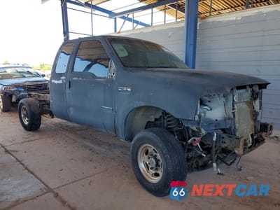 Czwarte zdjęcie samochodu z boku: 2006 FORD F250 SUPER DUTY VIN:1FTSX21P16EC68000 - miniatura