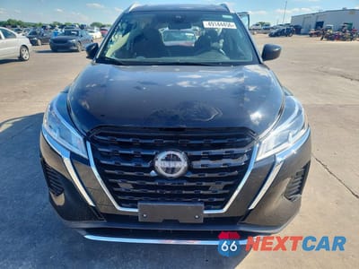 Piąte zdjęcie samochodu w środku: 2024 NISSAN KICKS SV VIN:3N1CP5CV3RL560272 - miniatura