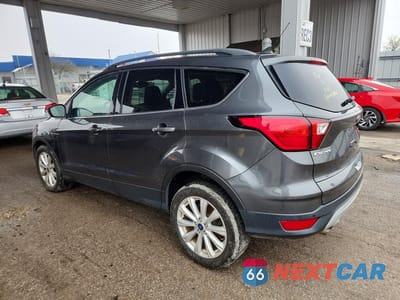 Drugie zdjęcie samochodu z przodu: 2019 FORD ESCAPE SEL VIN:1FMCU9HD4KUA13161 - miniatura