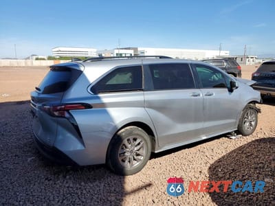 Trzecie zdjęcie samochodu z tyłu: 2022 TOYOTA SIENNA XLE VIN:5TDJSKFC9NS044854 - miniatura