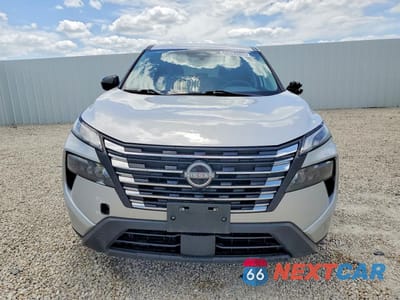 Piąte zdjęcie samochodu w środku: 2024 NISSAN ROGUE S VIN:5N1BT3AB5RC694161 - miniatura