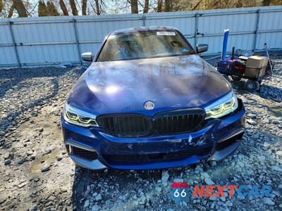 Piąte zdjęcie samochodu w środku: 2018 BMW M550XI VIN:WBAJB9C50JB286865 - miniatura