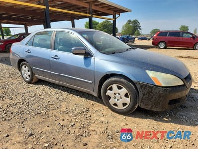 Czwarte zdjęcie samochodu z boku: 2007 HONDA ACCORD LX VIN:1HGCM56417A159091 - miniatura