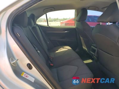 Zdjęcie 10 z 11 samochodu: 2018 TOYOTA CAMRY LE VIN:4T1B11HKXJU501453 - miniatura