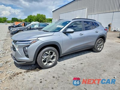 2025 CHEVROLET TRAX 1LT KL77LHEP5SC320326 - główne zdjęcie licytacji z USA - miniatura