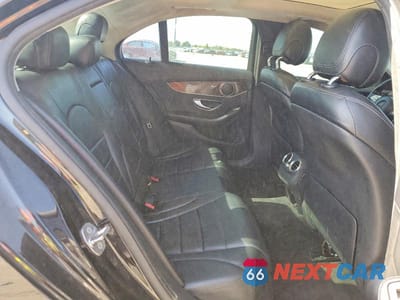Zdjęcie 10 z 13 samochodu: 2016 MERCEDES-BENZ C 300 4MATIC VIN:55SWF4KB9GU165957 - miniatura