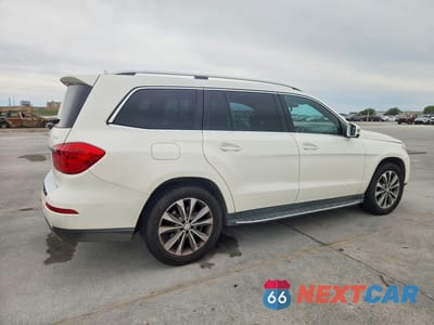 Trzecie zdjęcie samochodu z tyłu: 2014 MERCEDES-BENZ GL 450 4MATIC VIN:4JGDF7CE1EA386747 - miniatura