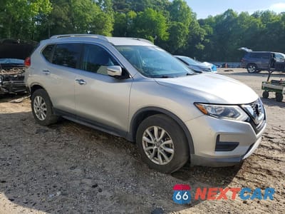 Czwarte zdjęcie samochodu z boku: 2017 NISSAN ROGUE SV VIN:KNMAT2MT7HP567921 - miniatura