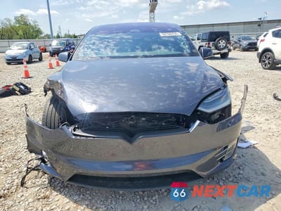 Piąte zdjęcie samochodu w środku: 2020 TESLA MODEL X VIN:5YJXCBE23LF219701 - miniatura