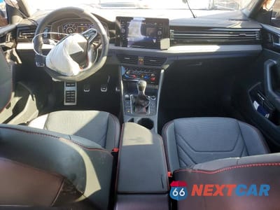 Zdjęcie 8 z 12 samochodu: 2025 VOLKSWAGEN JETTA GLI AUTOBAHN VIN:3VW1T7BU2SM062534 - miniatura