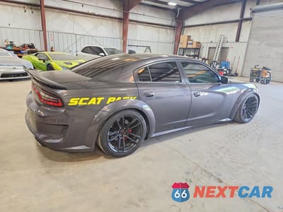 Trzecie zdjęcie samochodu z tyłu: 2021 DODGE CHARGER SCAT PACK VIN:2C3CDXGJ4MH527778 - miniatura