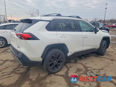 Trzecie zdjęcie samochodu z tyłu: 2022 TOYOTA RAV4 SE VIN:4T3T6RFV7NU065465 - miniatura