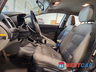 Zdjęcie 7 z 12 samochodu: 2015 KIA FORTE EX VIN:KNAFX4A85F5322062 - miniatura