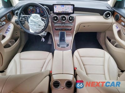 Zdjęcie 8 z 13 samochodu: 2022 MERCEDES-BENZ GLC 300 4MATIC VIN:W1N0G8EB8NG120138 - miniatura