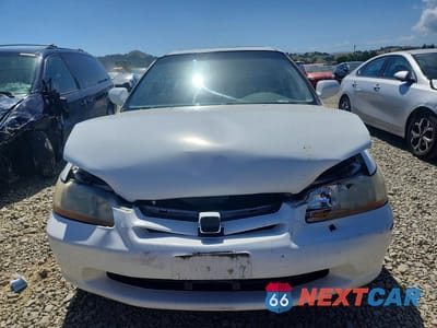 Piąte zdjęcie samochodu w środku: 2000 HONDA ACCORD EX VIN:1HGCG1658YA096727 - miniatura