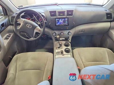 Zdjęcie 8 z 13 samochodu: 2010 TOYOTA HIGHLANDER BASE VIN:5TDBK3EH5AS007561 - miniatura