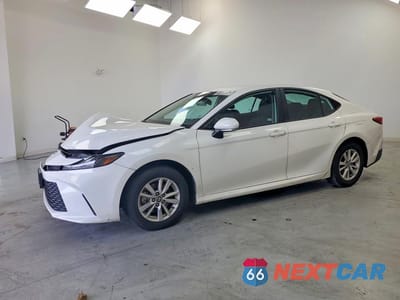 2025 TOYOTA CAMRY LE 4T1DAACK3SU510030 - główne zdjęcie licytacji z USA - miniatura