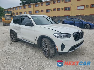 Czwarte zdjęcie samochodu z boku: 2022 BMW X3 SDRIVE30I VIN:WBX47DP05NN165579 - miniatura