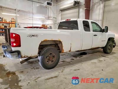 Trzecie zdjęcie samochodu z tyłu: 2007 CHEVROLET SILVERADO K2500 HEAVY DUTY VIN:1GCHK29K07E603542 - miniatura