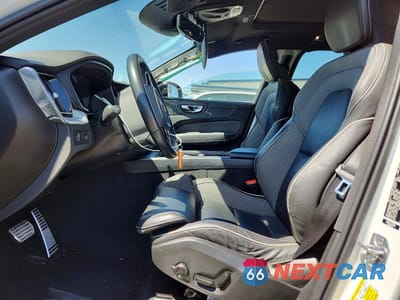 Zdjęcie 7 z 14 samochodu: 2021 VOLVO XC60 T5 R-DESIGN VIN:YV4102RM0M1864243 - miniatura