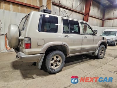 Trzecie zdjęcie samochodu z tyłu: 2001 ISUZU TROOPER S VIN:JACDJ58X817J11318 - miniatura