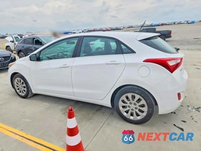 Drugie zdjęcie samochodu z przodu: 2016 HYUNDAI ELANTRA GT BASE VIN:KMHD35LH0GU305004 - miniatura