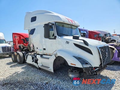 2025 VOLVO VNL SEMI TRUCK 4V4NC9EH3SN668790 - główne zdjęcie licytacji z USA - miniatura