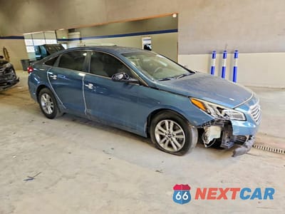 Czwarte zdjęcie samochodu z boku: 2017 HYUNDAI SONATA BASE VIN:5NPE24AF3HH515230 - miniatura