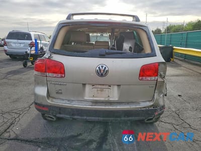 Zdjęcie 6 z 12 samochodu: 2005 VOLKSWAGEN TOUAREG 4.2 VIN:WVGCM77L25D005612 - miniatura