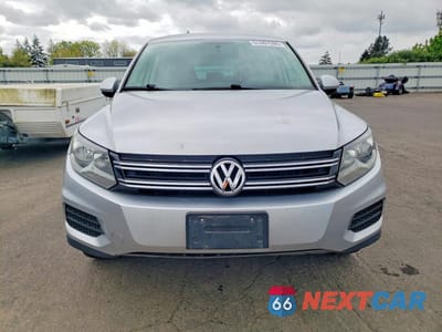 Piąte zdjęcie samochodu w środku: 2014 VOLKSWAGEN TIGUAN S VIN:WVGAV3AX1EW593449 - miniatura
