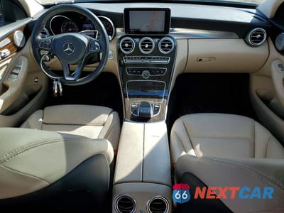 Zdjęcie 8 z 11 samochodu: 2015 MERCEDES-BENZ C 300 4MATIC VIN:55SWF4KB4FU050925 - miniatura