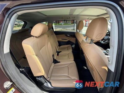 Piąte zdjęcie samochodu w środku: 2020 AUDI Q7 PREMIUM PLUS VIN:WA1LXAF70LD001045 - miniatura