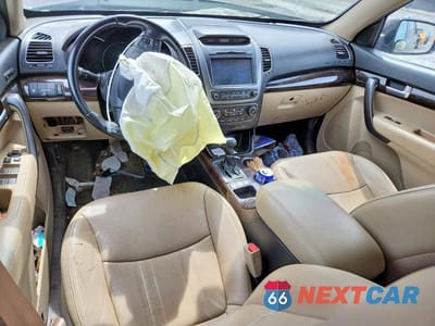 Zdjęcie 8 z 12 samochodu: 2014 KIA SORENTO EX VIN:5XYKU4A7XEG432774 - miniatura
