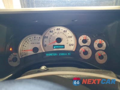 Zdjęcie 9 z 13 samochodu: 2004 HUMMER H2 VIN:5GRGN23U74H107367 - miniatura