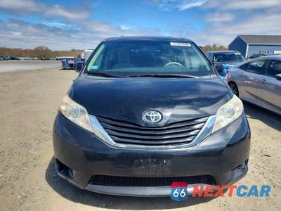 Piąte zdjęcie samochodu w środku: 2013 TOYOTA SIENNA LE VIN:5TDJK3DC0DS063073 - miniatura