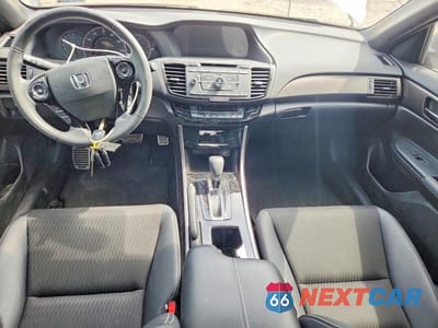 Zdjęcie 8 z 12 samochodu: 2017 HONDA ACCORD SPORT VIN:1HGCR2F54HA232819 - miniatura