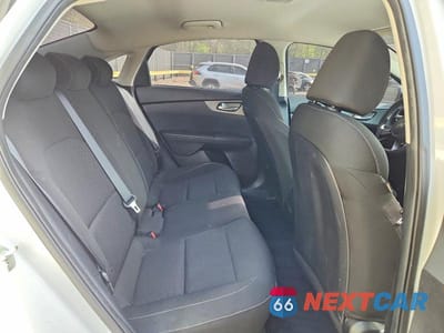 Zdjęcie 10 z 12 samochodu: 2021 KIA FORTE LXS VIN:3KPF24AD9ME290751 - miniatura