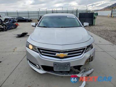 Piąte zdjęcie samochodu w środku: 2017 CHEVROLET IMPALA LT VIN:2G1105S38H9113102 - miniatura