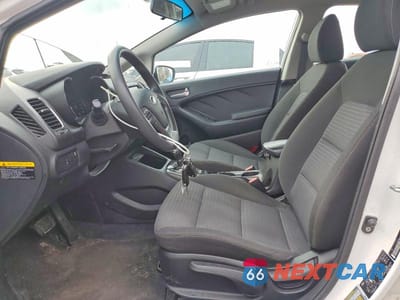 Zdjęcie 7 z 13 samochodu: 2017 KIA FORTE LX VIN:3KPFL4A75HE059374 - miniatura