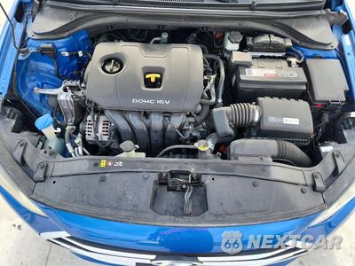 Zdjęcie 11 z 13 samochodu: 2017 HYUNDAI ELANTRA SE VIN:KMHD84LFXHU272024 - miniatura